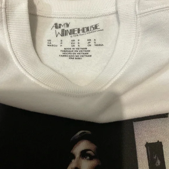 Amy Winehouse Sweatshirt Size Small - Picture 3 of 4